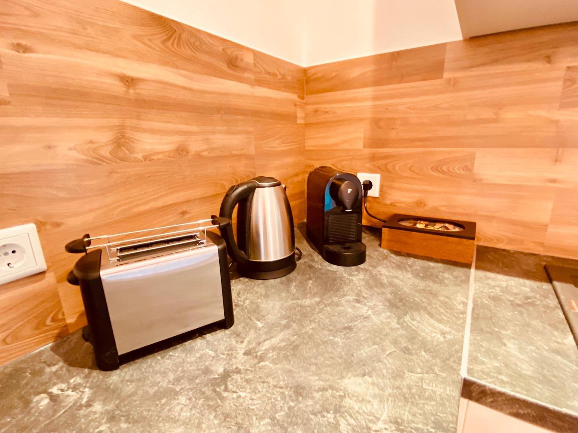 Hochwertige Ferienwohnung Mit 7Qm Balkon, Netflix, Kaffeeautomat, Rainshower Bad Zwickau Exteriér fotografie