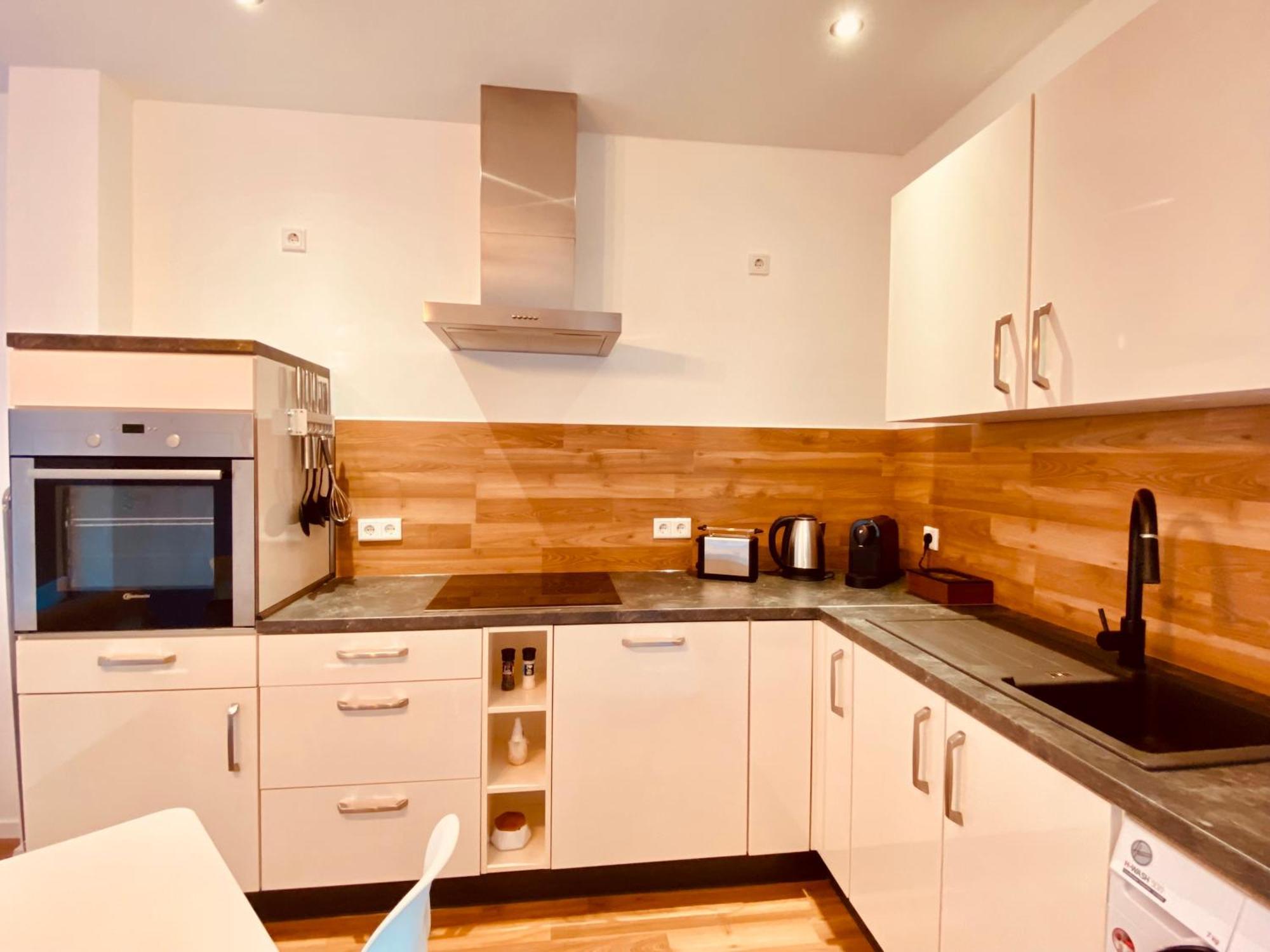 Hochwertige Ferienwohnung Mit 7Qm Balkon, Netflix, Kaffeeautomat, Rainshower Bad Zwickau Exteriér fotografie